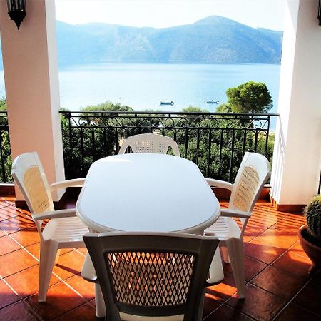 Waterfront Mediterranean Villa Skroponeria エクステリア 写真