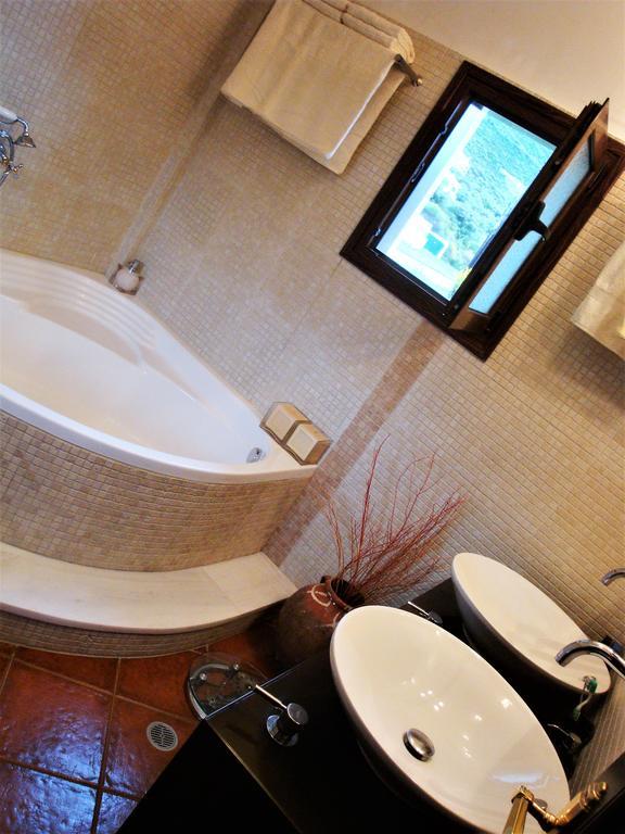 Waterfront Mediterranean Villa Skroponeria エクステリア 写真