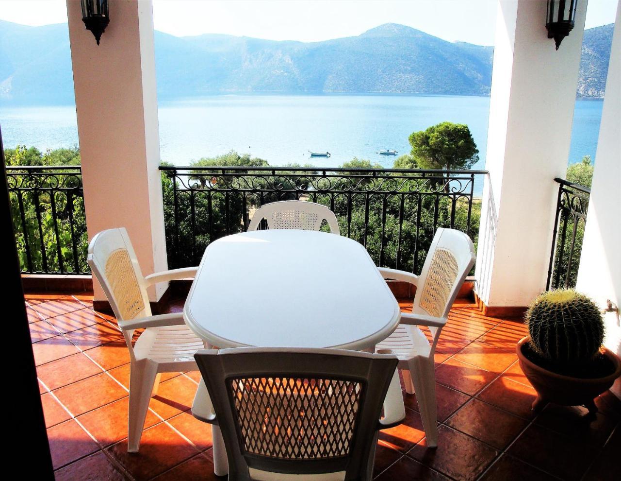 Waterfront Mediterranean Villa Skroponeria エクステリア 写真
